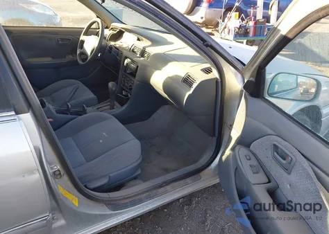 2000 Toyota Camry Le V6/Xle V6 z USA, uszkodzony, nr VIN JT2BF28K4Y0237863